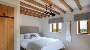 Unclassified image, 5 of 19, button - Lake View Barn Beautiful 4 bedroomed conversion sleep 9 with use of private lake (Ashby-de-la-Zouch)