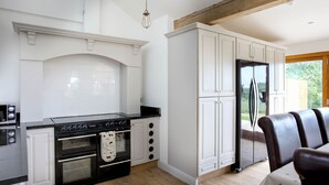 Unclassified image, 3 of 19, button - Lake View Barn Beautiful 4 bedroomed conversion sleep 9 with use of private lake (Ashby-de-la-Zouch)