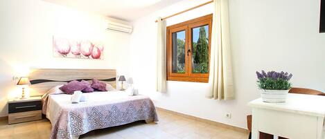 3 chambres, fer et planche Ă repasser, literie fournie