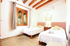 3 Schlafzimmer, Zimmersafe, Bügeleisen/Bügelbrett, Bettwäsche