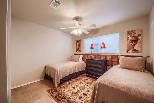 3 bedrooms, free WiFi, bed sheets