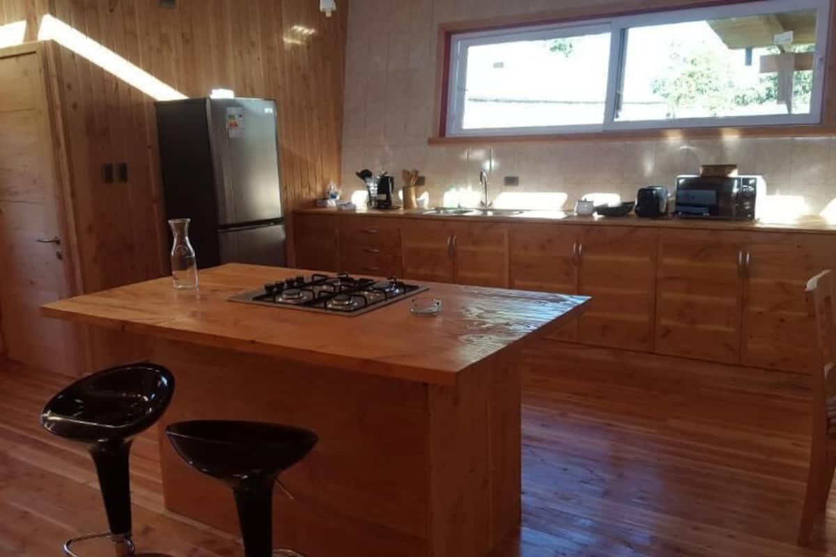 Cabin (Locura) | Private kitchen | Fridge, stovetop