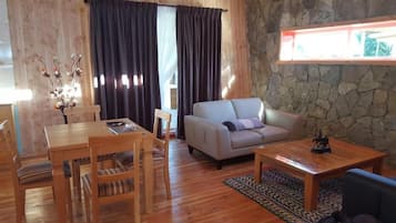 Cabin (Locura) | Living room