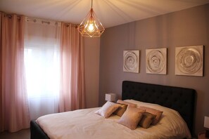 4 camere, insonorizzazione, ferro/asse da stiro, Wi-Fi