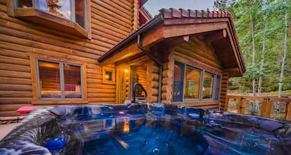 HUGE cabin w/ river, hot tub, borders Natl Park