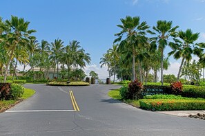 Property grounds - Townhome in Waikoloa Resort - Close to Pool & BBQ Area! (Waikoloa)