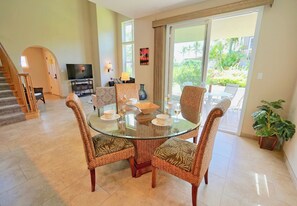 Dining - Townhome in Waikoloa Resort - Close to Pool & BBQ Area! (Waikoloa)