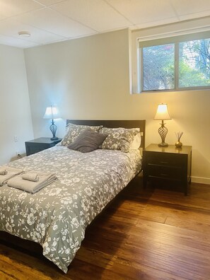 3 chambres, bureau, Wi-Fi gratuit, draps fournis