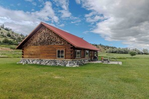 Exterior - Yellowstone Crest · Yellowstone River frontage (Livingston)