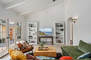 TV, stereo, offices