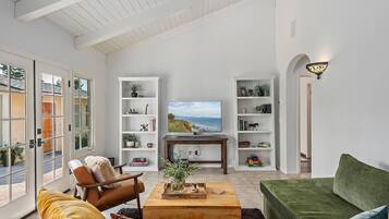 TV, books, stereo