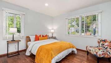 3 quartos, ferros/tábuas de passar roupa, Wi-Fi, roupa de cama
