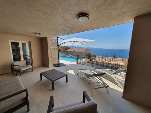 MOR401 - T5 Neuf piscine vue mer panoramique