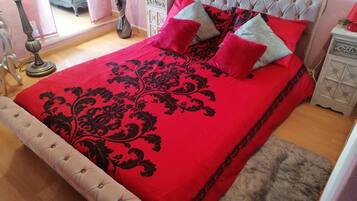 3 chambres, fer et planche à repasser, lit parapluie, Wi-Fi gratuit