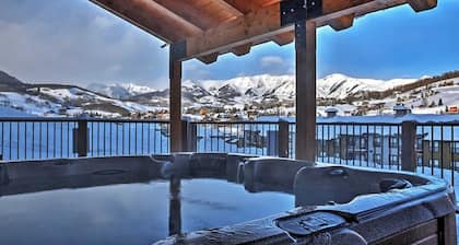 3br townhouse with stunning views, garage, hot tub, sauna and stocked kitchen