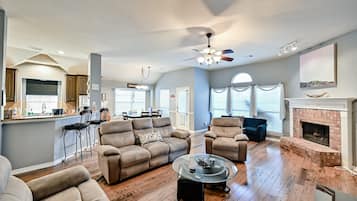 Smart-TV, Kamin, Tischtennisplatte, Stereoanlage