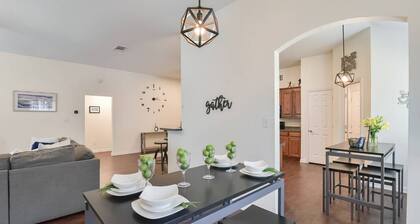 ★ Modern Sports Theme Getaway near AT&T & BLD★