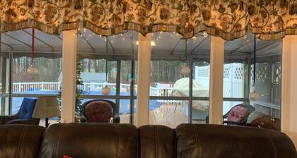 Located by the Adirondack Mountains and right outside Saratoga Springs.