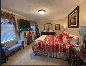 4 bedrooms, desk, iron/ironing board, travel cot