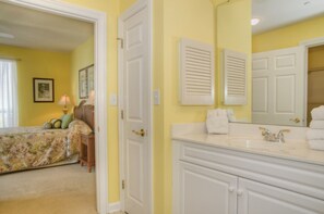 Condo, 4 habitaciones | 4 habitaciones, decoración personalizada y muebles diferentes 