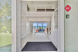 Interior - Florida Keys Beach Getaway (Sugarloaf Key)