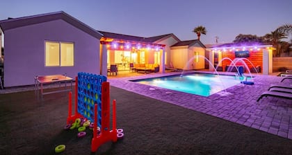 ScottsdaleStays-The Ultimate 10BDRM-6BATH Estate – Huge Pool, Spa, Sport Courts.