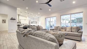 Smart TV, fireplace, table tennis