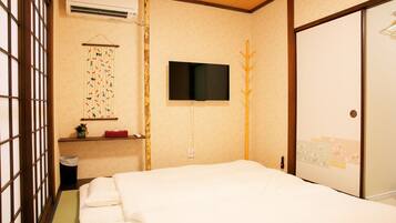 2 bedrooms, desk, iron/ironing board, free WiFi