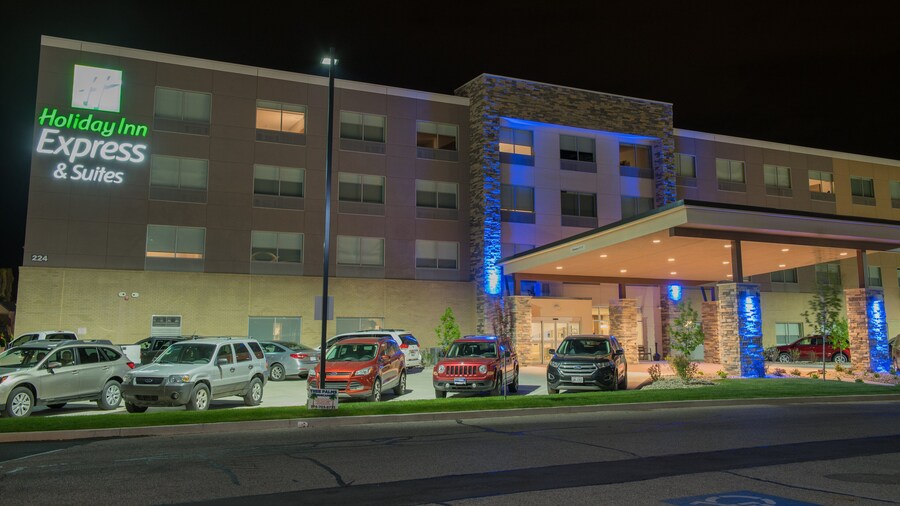 Holiday Inn Express & Suites Dayton North - Vandalia, an IHG Hotel