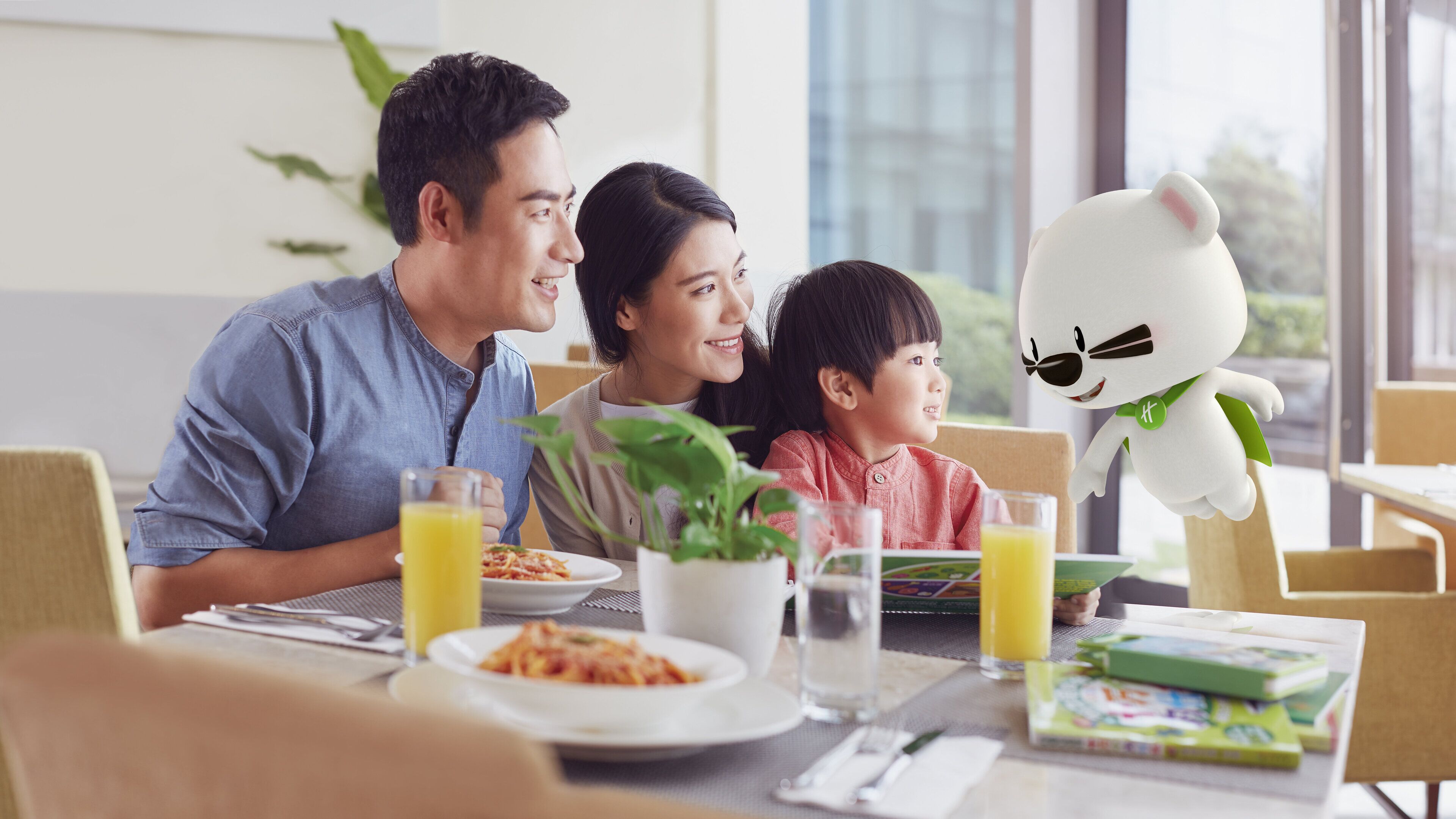 Dinner and brunch served