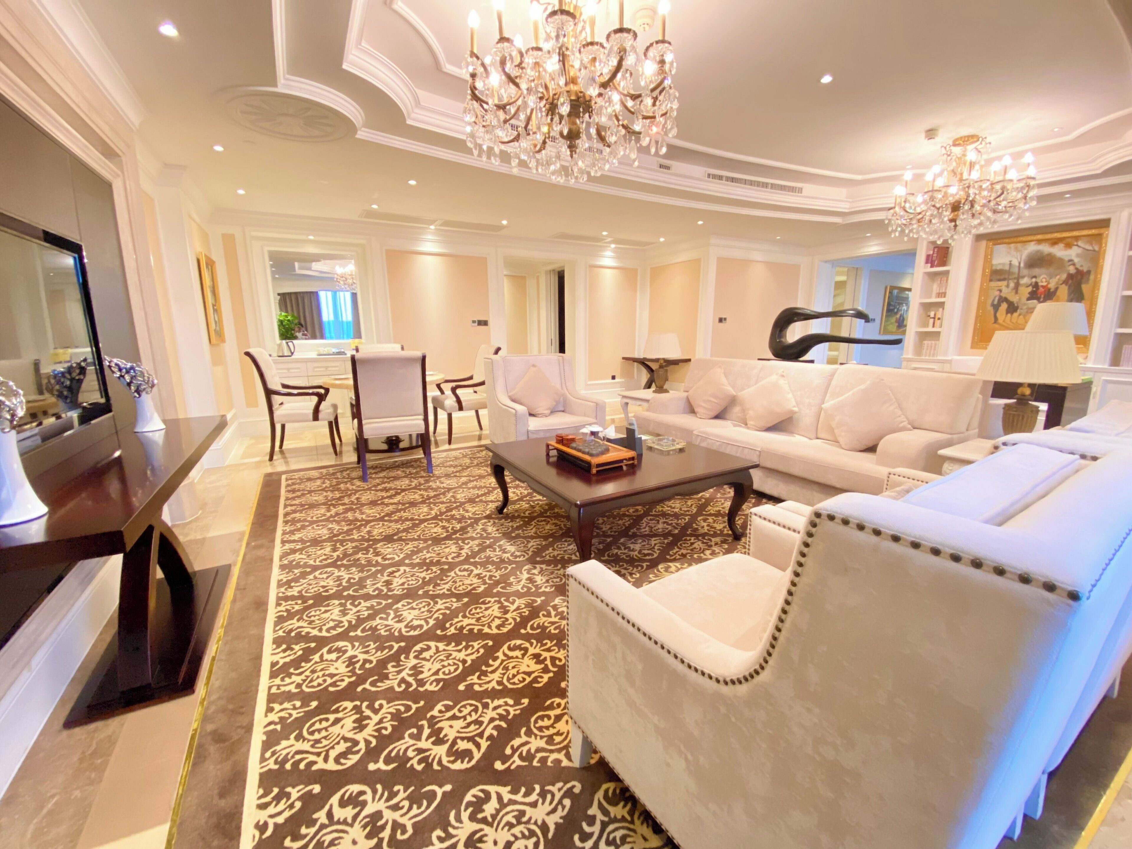 Suite, 1 King Bed (Living, Dining, Meeting)