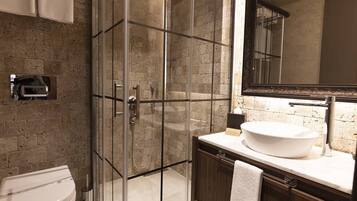 Dusche, Regendusche, Designer-Toilettenartikel, Haartrockner