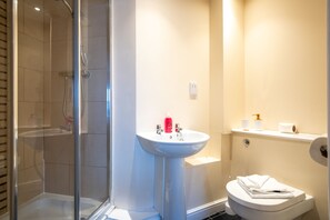 Apartment, Private Bathroom | Bathroom - Apartment 9 (Worksop)