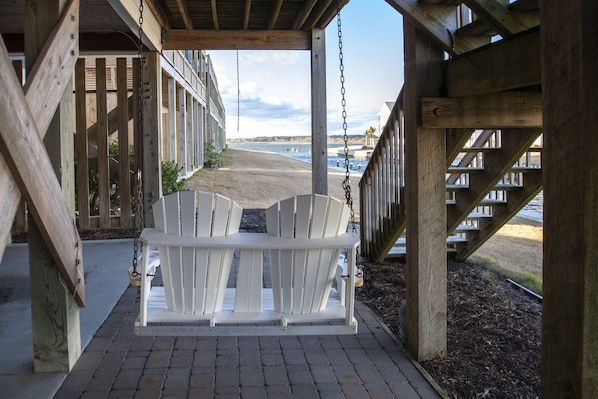 Terrace/patio - Waterfront Home - Put Your Feet In the Sand + Kayaks, SUP's, & Boat Dock (Topsail Beach)