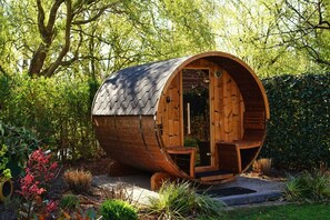 Exterior - Exclusive vacation villa next to castle d'Erp with spacious private garden and barrel sauna (Baarlo)