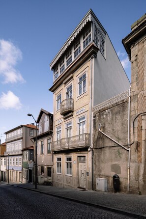 Exterior - Bruno's Wine House (Vila Nova de Gaia)