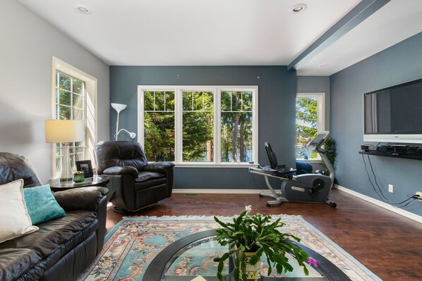 Smart TV, fireplace, video games, DVD player
