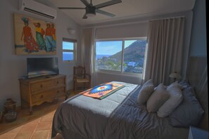 5 bedrooms, iron/ironing board, WiFi, bed sheets