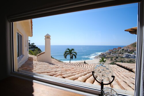Unobstructed Ocean views from eco friendly Hacienda.