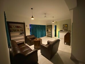 Lobby - Spacious 4-bedroom house in charming Goa with AC, WiFi (goa)