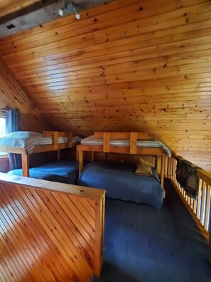 5 bedrooms, iron/ironing board, travel cot, bed sheets