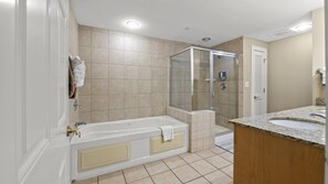 Bathtub, jetted bath, hair dryer, towels - Royale Palms 1604 Elegant Oceanview w/Pool & Beach (Myrtle Beach)