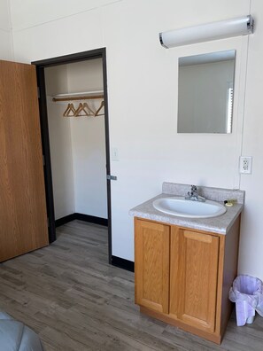 Bathroom sink - Ibex  Workforce Housing (Gardendale)