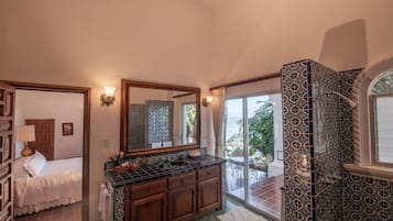 5 bedrooms, WiFi
