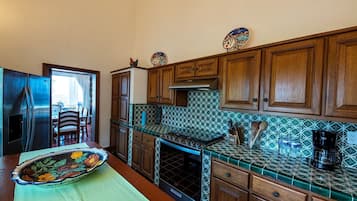 Fridge, microwave, coffee/tea maker, toaster