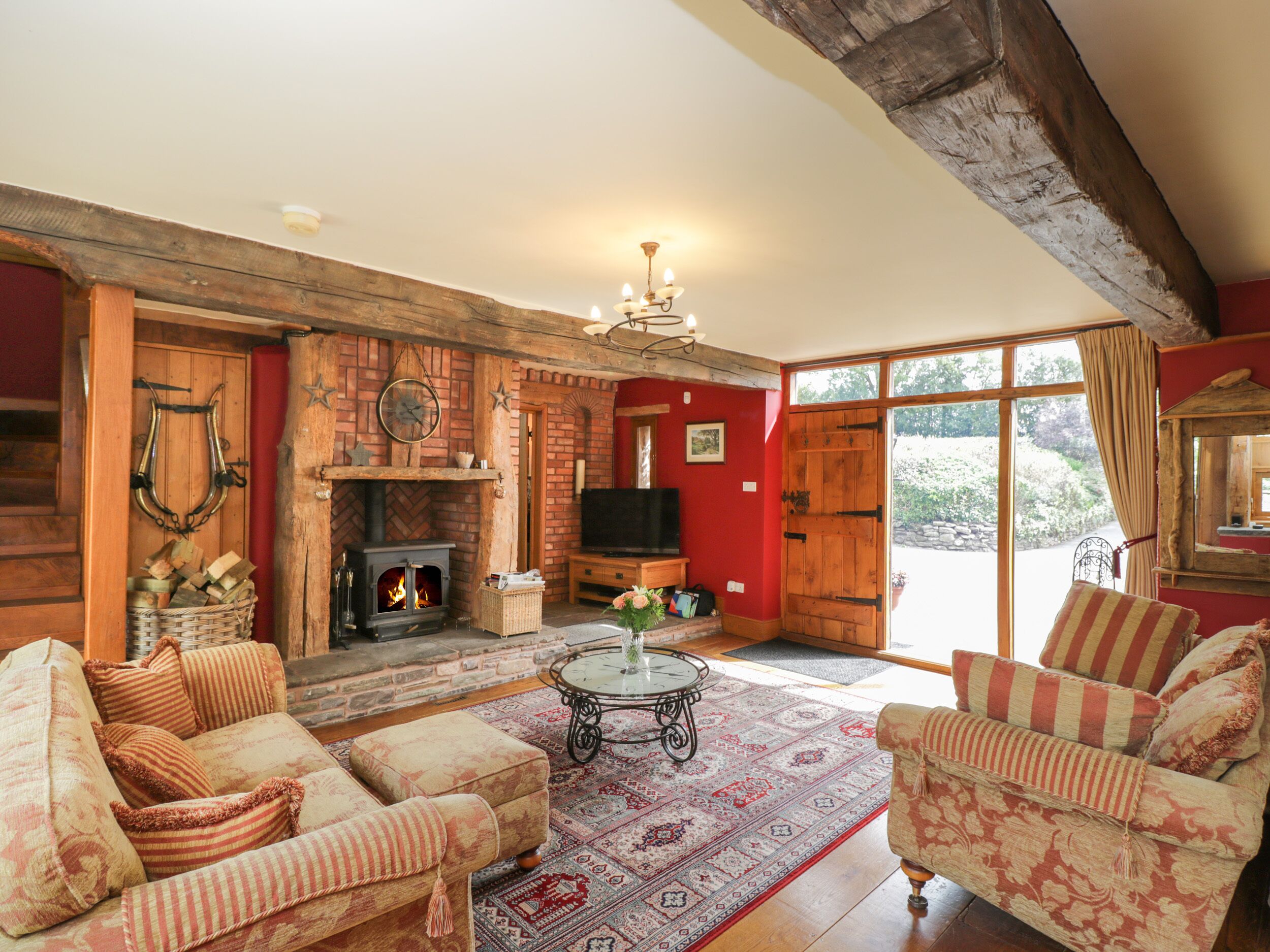 Pentre Barn, Family Friendly, Luxury Holiday Cottage In Mardy - Abergavenny