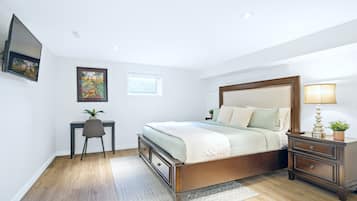 2 bedrooms, desk, iron/ironing board, travel cot