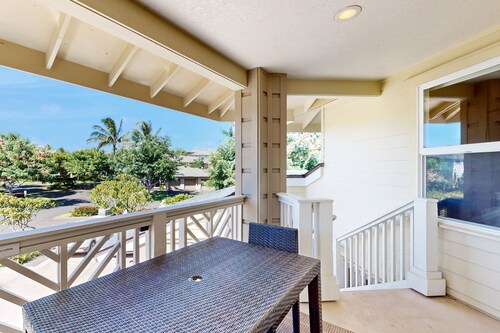 Upscale coursefront condo with partial AC, shared outdoor pool - close to beach