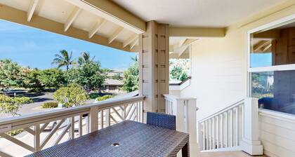 Upscale coursefront condo with partial AC, shared outdoor pool - close to beach