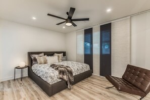 4 bedrooms, iron/ironing board, WiFi, bed sheets